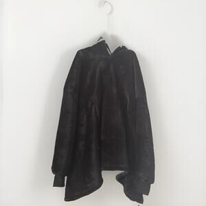 Black Oversized Blanket Hoodie – Wearable Fleece Sweatshirt for Women & Adults